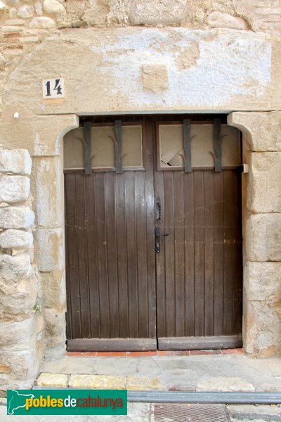 Sant Pere Pescador - Cavallers, 14 (Foto: Albert Esteves, 2012) Sant Pere Pescador - Cavallers, 14