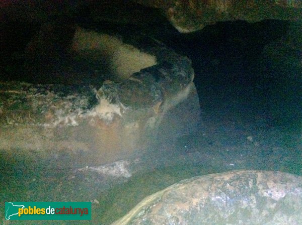 Matadepera - Ermita de Santa Agnès. Les piques d'aigua (en un any eixut) (Foto: Joan Sánchez Sabé, 2012) Matadepera - Ermita de Santa Agnès. Les piques d'aigua (en un any eixut)