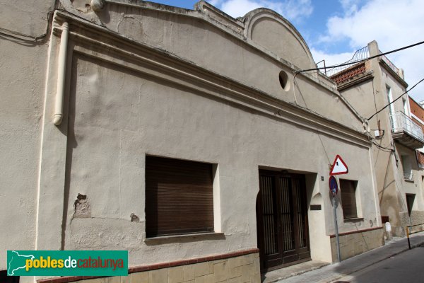 Sant Pere de Riudebitlles - Carrer Nou, Cal Formaire (Foto: Albert Esteves, 2012) Sant Pere de Riudebitlles - Carrer Nou, Cal Formaire