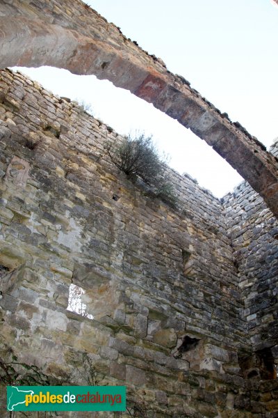 Pontons - Torre de Cal Rei (Foto: Albert Esteves, 2012) Pontons - Torre de Cal Rei