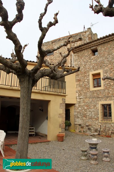 Pontons - Mas de la Riera (Foto: Albert Esteves, 2012) Pontons - Mas de la Riera