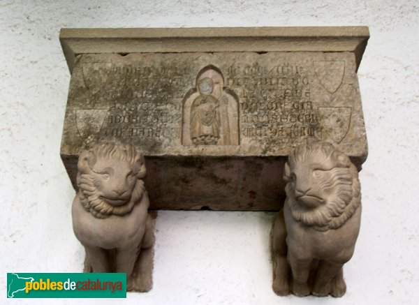 Peralada - Claustre del convent del Carme (Foto: Albert Esteves, 2012) Peralada - Claustre del convent del Carme