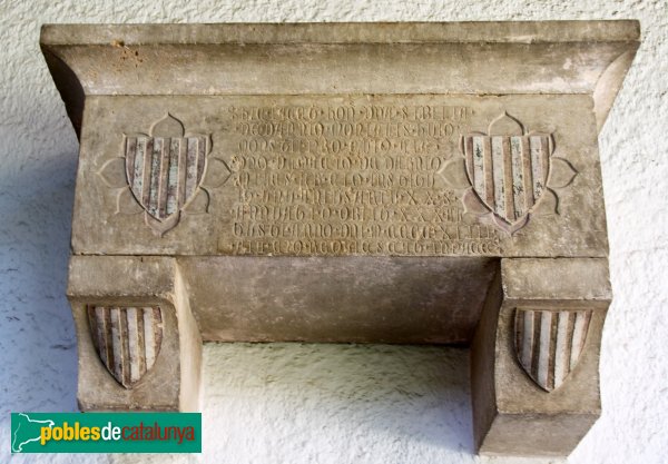 Peralada - Claustre del convent del Carme (Foto: Albert Esteves, 2012) Peralada - Claustre del convent del Carme