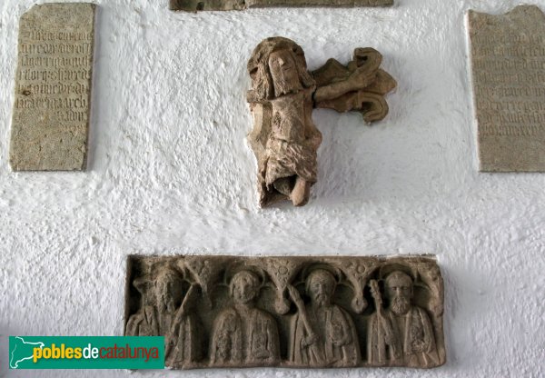 Peralada - Claustre del convent del Carme (Foto: Albert Esteves, 2012) Peralada - Claustre del convent del Carme