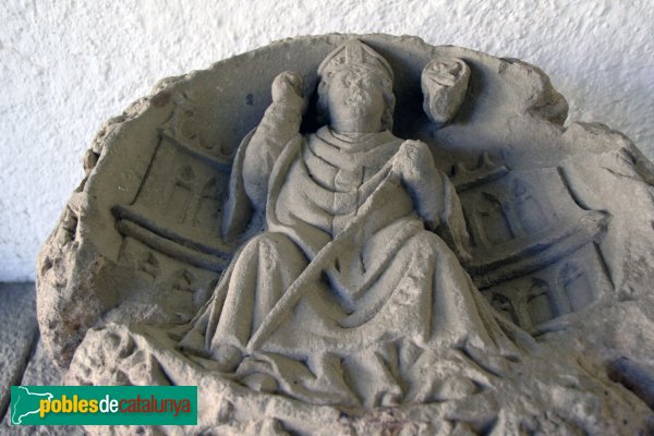 Peralada - Claustre del convent del Carme (Foto: Albert Esteves, 2012) Peralada - Claustre del convent del Carme