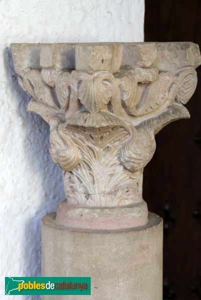 Peralada - Convent del Carme, capitell romànic (Foto: Albert Esteves, 2012) Peralada - Convent del Carme, capitell romànic