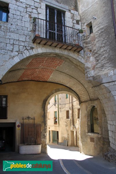 Peralada - Casa Avinyó (Foto: Albert Esteves, 2012) Peralada - Casa Avinyó
