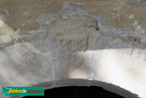 Peralada - Cases de la plaça Ramon Muntaner (Foto: Albert Esteves, 2012) Peralada - Cases de la plaça Ramon Muntaner