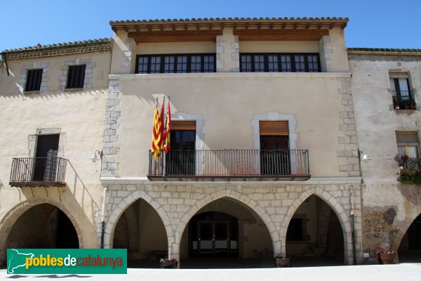 Peralada - Plaça Gran (Foto: Albert Esteves, 2012) Peralada - Plaça Gran