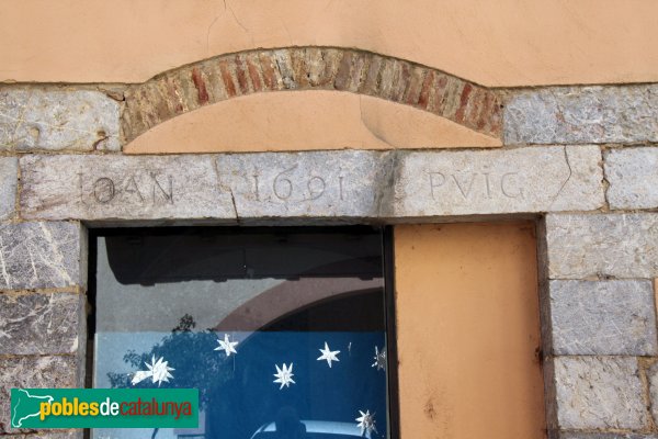 Peralada - Plaça Gran (Foto: Albert Esteves, 2012) Peralada - Plaça Gran