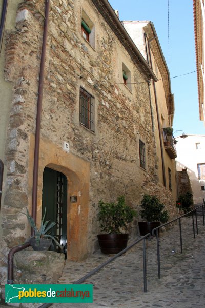 Peralada - Nucli antic (Foto: Albert Esteves, 2012) Peralada - Nucli antic