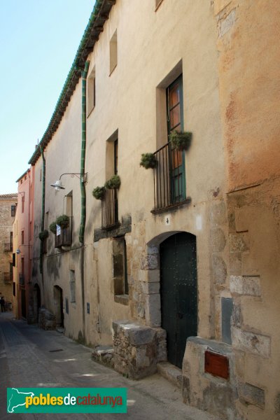 Peralada - Nucli antic (Foto: Albert Esteves, 2012) Peralada - Nucli antic