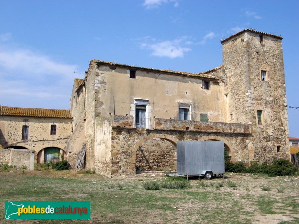 Peralada - Vilanova de la Muga, mas de les Torres (Foto: Albert Esteves, 2010) Peralada - Vilanova de la Muga, mas de les Torres