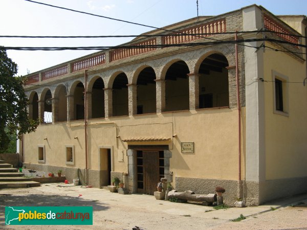 Peralada - Vilanova de la Muga, nucli antic (Foto: Albert Esteves, 2010) Peralada - Vilanova de la Muga, nucli antic