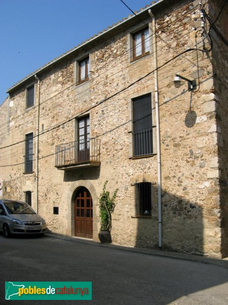 Peralada - Vilanova de la Muga, nucli antic (Foto: Albert Esteves, 2010) Peralada - Vilanova de la Muga, nucli antic