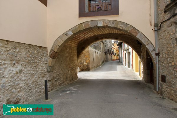 Sant Miquel de Fluvià - Casa de la Volta (Foto: Albert Esteves, 2013) Sant Miquel de Fluvià - Casa de la Volta