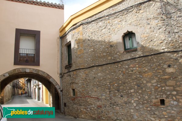 Sant Miquel de Fluvià - Casa de la Volta (Foto: Albert Esteves, 2013) Sant Miquel de Fluvià - Casa de la Volta