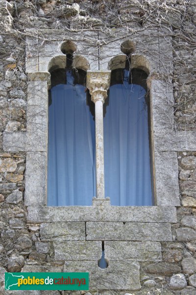 Garrigàs - Castell de Vilajoan (Foto: Albert Esteves, 2013) Garrigàs - Castell de Vilajoan