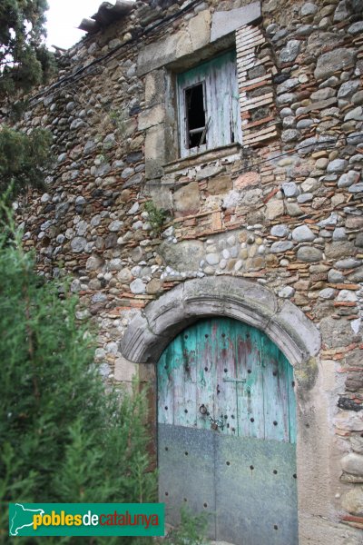 Pontós - Cases del Castell (Foto: Albert Esteves, 2013) Pontós - Cases del Castell