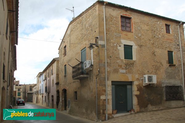 Pontós - Nucli antic (Foto: Albert Esteves, 2013) Pontós - Nucli antic