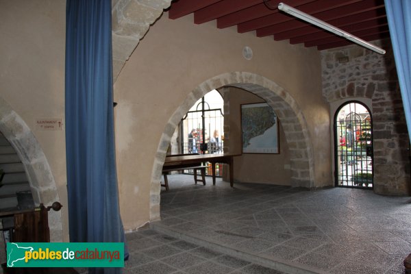 Bàscara - Ajuntament (Foto: Albert Esteves, 2013) Bàscara - Ajuntament