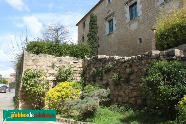 Bàscara - Castell d'Orriols (Foto: Albert Esteves, 2013) Bàscara - Castell d'Orriols
