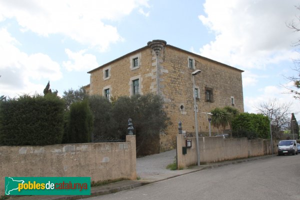 Bàscara - Castell d'Orriols (Foto: Albert Esteves, 2013) Bàscara - Castell d'Orriols