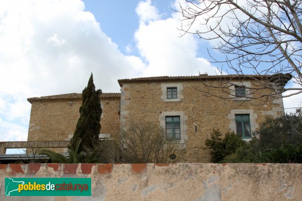 Bàscara - Castell d'Orriols (Foto: Albert Esteves, 2013) Bàscara - Castell d'Orriols