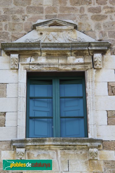 Bàscara - Castell d'Orriols (Foto: Albert Esteves, 2013) Bàscara - Castell d'Orriols