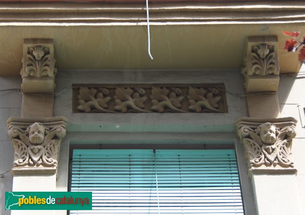 Barcelona - Carrer Sugranyes (Foto: Albert Esteves, 2013) Barcelona - Carrer Sugranyes