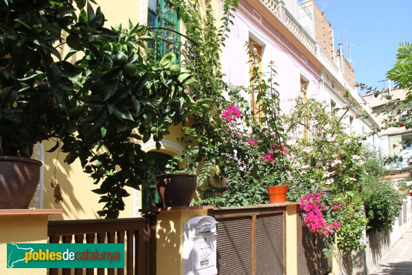 Barcelona - Cases del carrer Jaume Roig (Foto: Albert Esteves, 2013) Barcelona - Cases del carrer Jaume Roig