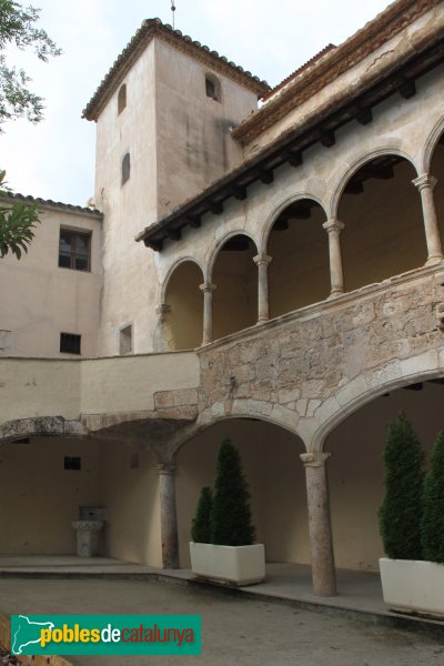 Sant Quintí de Mediona - El Capítol (Rectoria Vella) (Foto: Albert Esteves, 2013) Sant Quintí de Mediona - El Capítol (Rectoria Vella)