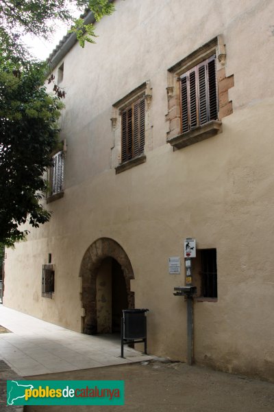 Sant Quintí de Mediona - El Capítol (Rectoria Vella) (Foto: Albert Esteves, 2013) Sant Quintí de Mediona - El Capítol (Rectoria Vella)