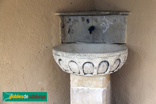 Sant Quintí de Mediona - El Capítol (Rectoria Vella), detall (Foto: Albert Esteves, 2013) Sant Quintí de Mediona - El Capítol (Rectoria Vella), detall