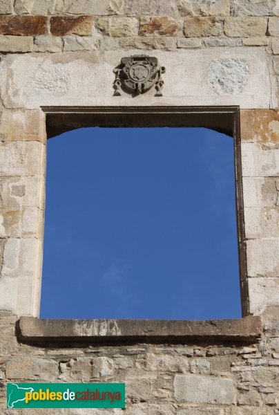 Barcelona - Convent de Sant Agustí, finestra de la plaça de l'Acadèmia