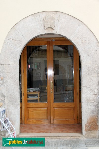 Mediona - Portal, 1733 (Foto: Albert Esteves, 2013) Mediona - Portal, 1733