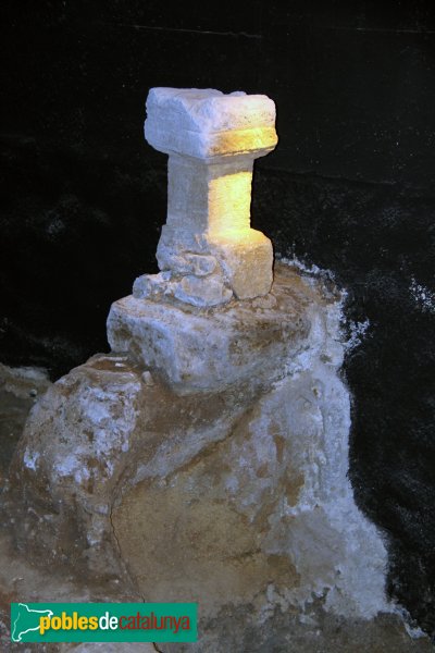 Barcelona - Ara romana del carrer de la Fruita (Foto: Albert Esteves, 2013) Barcelona - Ara romana del carrer de la Fruita