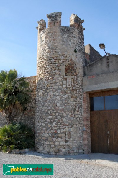 Castellví de la Marca - Torre del Castell de Pujades (Foto: Albert Esteves, 2014) Castellví de la Marca - Torre del Castell de Pujades