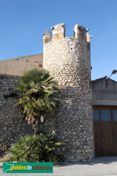 Castellví de la Marca - Torre del Castell de Pujades (Foto: Albert Esteves, 2014) Castellví de la Marca - Torre del Castell de Pujades