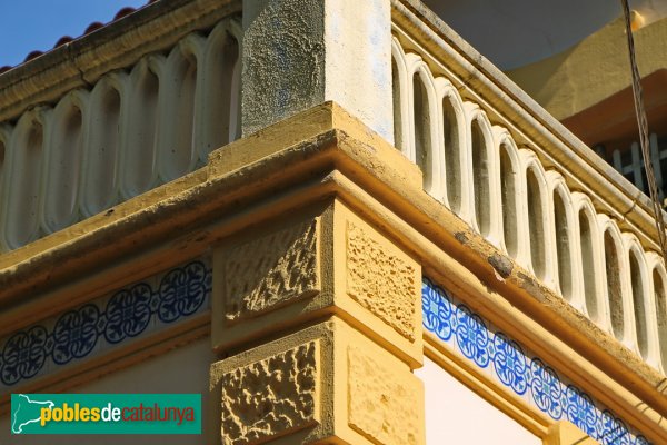 L'Hospitalet de Llobregat - Can Buxeres. Casa dels masovers (Foto: Graciel·la Vidal, 2013) L'Hospitalet de Llobregat - Can Buxeres. Casa dels masovers