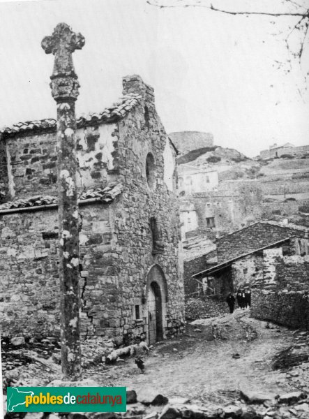 Montoliu - Creu de terme de la Guàrdia Lada, al costat de la capella de Sant Miquel (Foto: Albert Bastardes "Les Creus al Vent", 1918) Montoliu - Creu de terme de la Guàrdia Lada, al costat de la capella de Sant Miquel