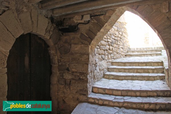 Montoliu - Pas cobert del carrer del Forn (Foto: Albert Esteves, 2014) Montoliu - Pas cobert del carrer del Forn