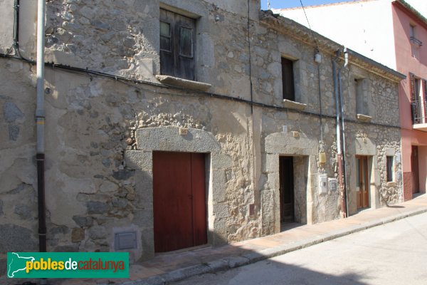 Agullana - Cases del segle XVIII (Foto: Albert Esteves, 2014) Agullana - Cases del segle XVIII