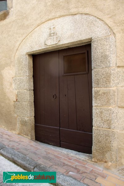 Agullana - Portal del segle XVIII (Foto: Albert Esteves, 2014) Agullana - Portal del segle XVIII