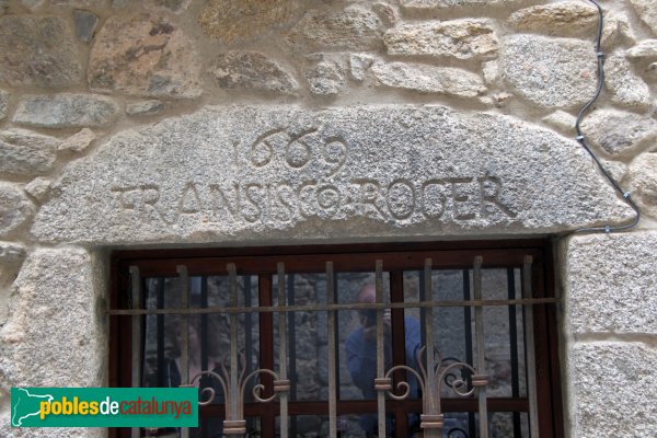 Maçanet de Cabrenys - Llinda (Foto: Albert Esteves, 2014) Maçanet de Cabrenys - Llinda