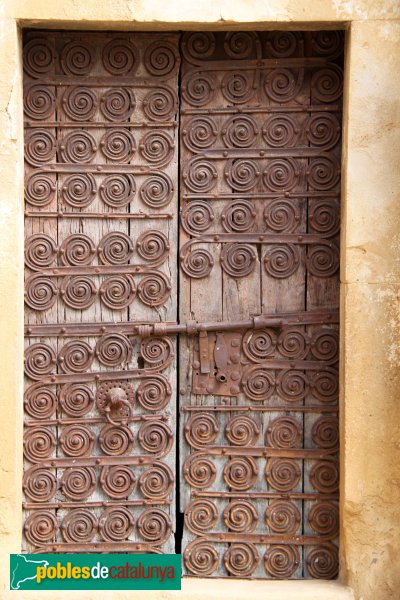 Cabanelles - Església de Santa Coloma (Foto: Albert Esteves, 2014) Cabanelles - Església de Santa Coloma