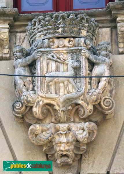 Cervera - Paeria, escut de la ciutat (Foto: Albert Esteves, 2014) Cervera - Paeria, escut de la ciutat