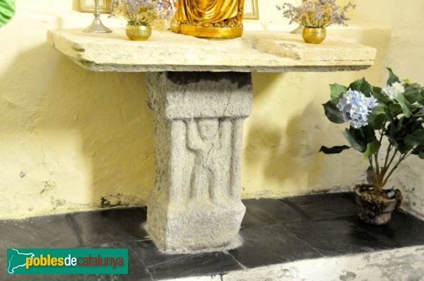 Vilac - Església de Sant Feliu, peu d'altar romànic (Foto: Joan Sánchez Sabé, 2014) Vilac - Església de Sant Feliu, peu d'altar romànic