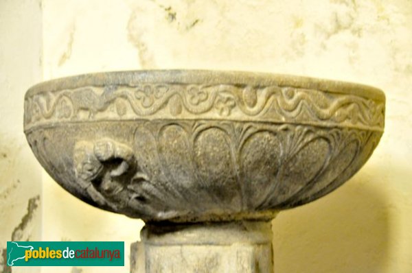 Vilac - Església de Sant Feliu, pica baptismal (Foto: Joan Sánchez Sabé, 2014) Vilac - Església de Sant Feliu, pica baptismal