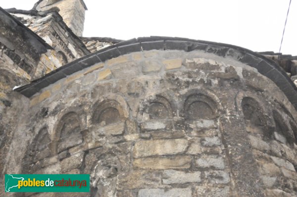 Església de Santa Eulàlia a Unha - Arcs cecs als absis (Foto: Joan Sánchez Sabé, 2014) Església de Santa Eulàlia a Unha - Arcs cecs als absis